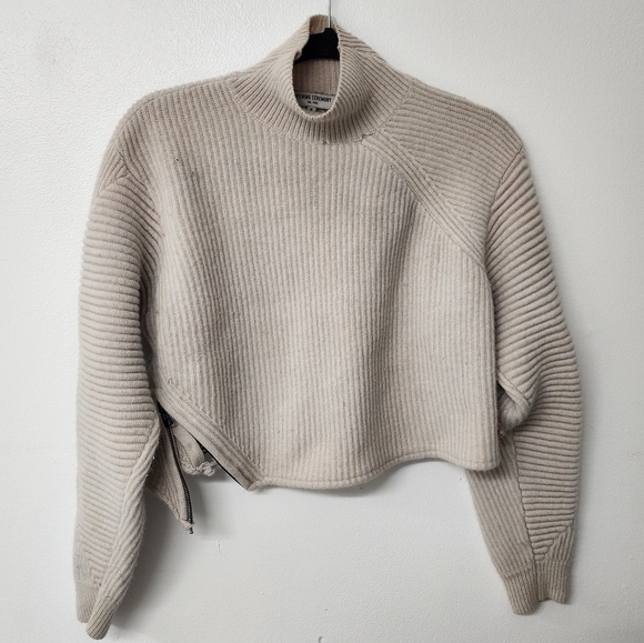 OPENING CEREMONY Crop Sweater - Picture 1 of 3